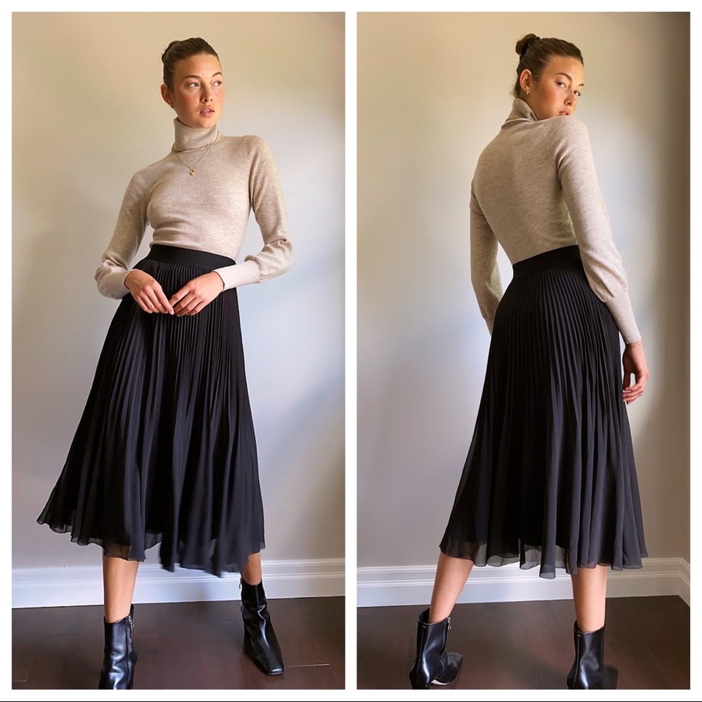 Aritzia Wilfred Twirl Skirt in Black